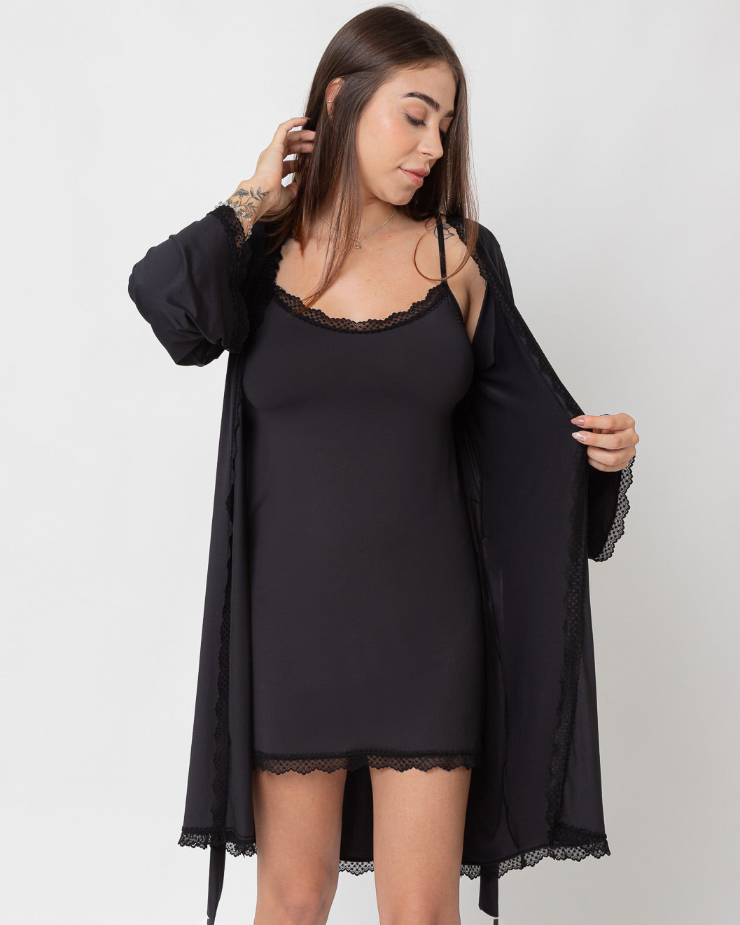 Robe de Liganete com Detalhes em Renda e Faixa Tamy