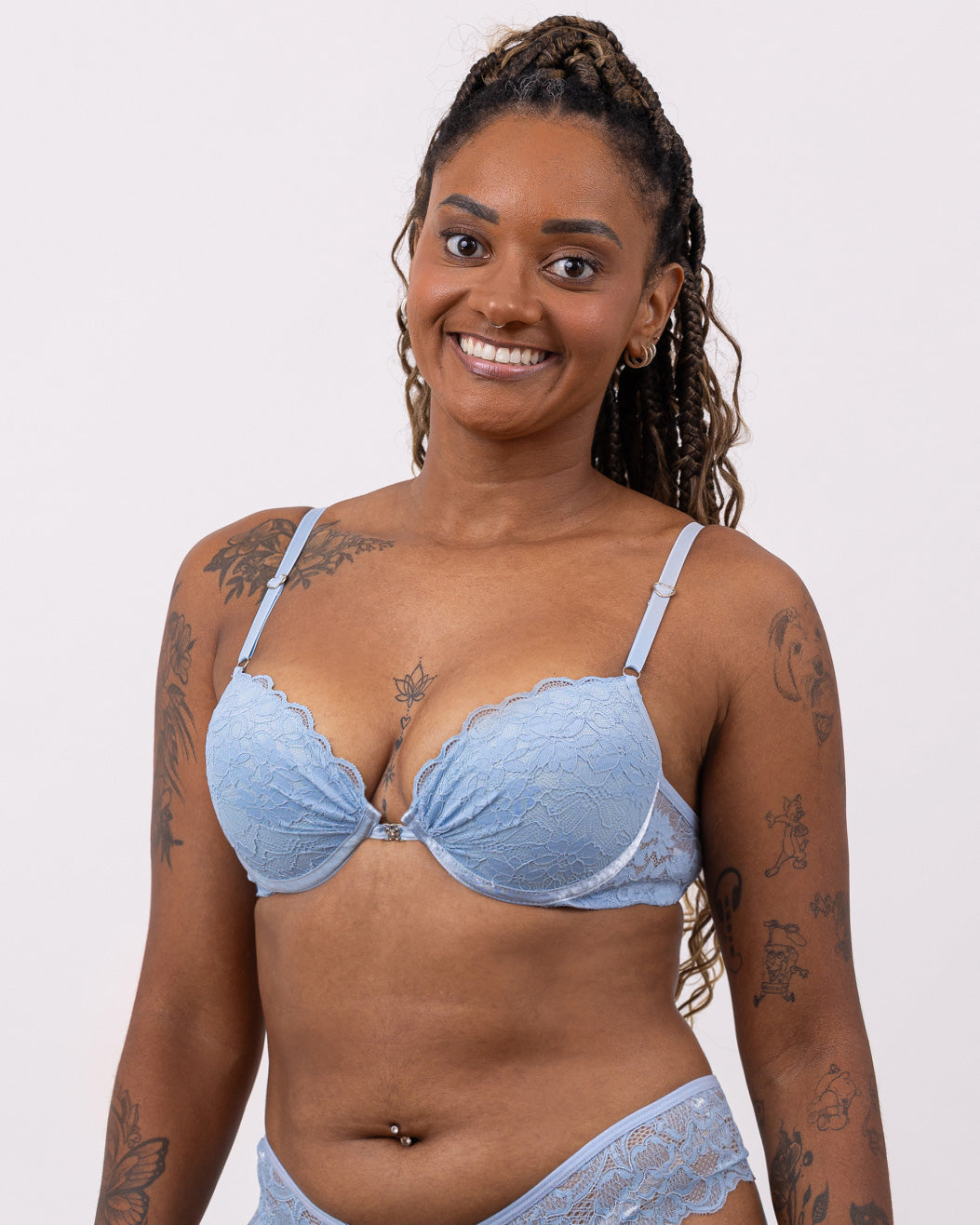 Sutiã Push Up de Renda com Bojo e Detalhe Barbara