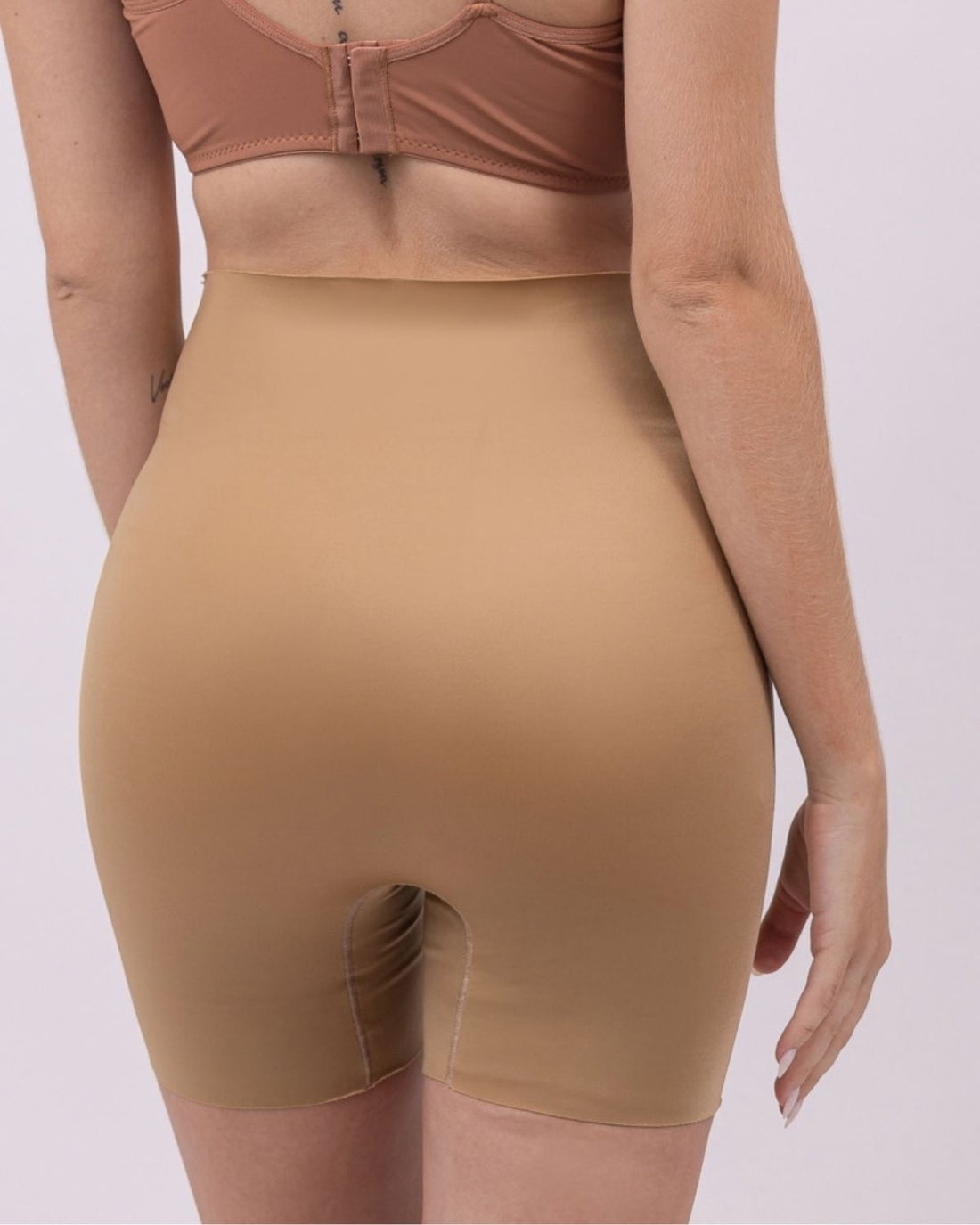 Shorts Bermuda em Compressão sem Costura